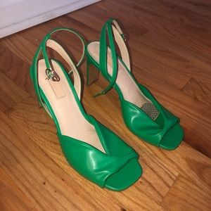 Peep toe sandals